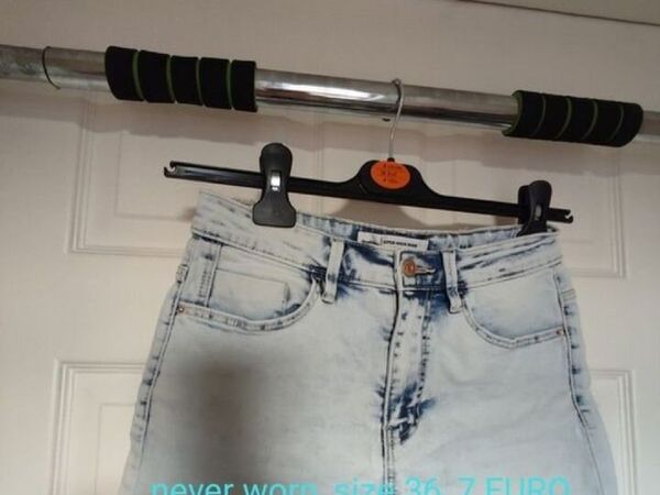 Shorts - never worn - Main image