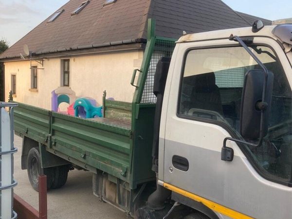 Isuzu tipper - Main image