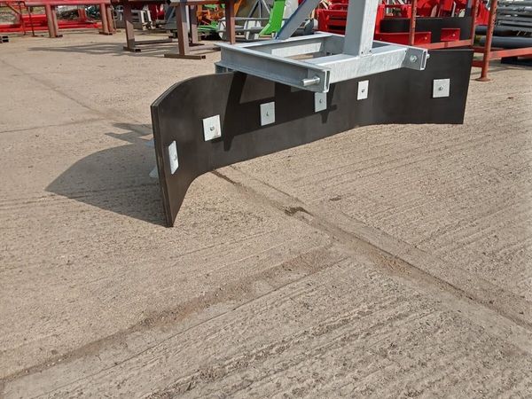 Yard scrapers - Main image