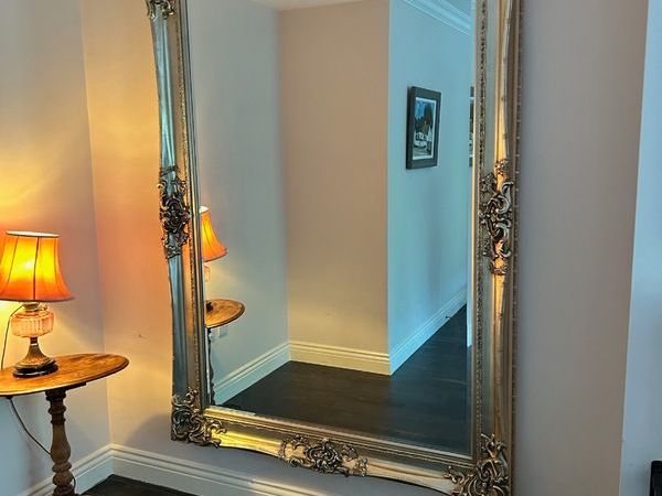 Large ornate wood/gold-effect wall mirror - Main image