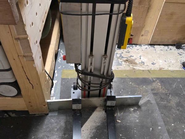 Static 220kg lift. - Main image