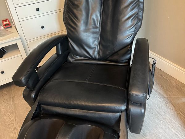 Alpha Techno AT-599i Luxury Massage Chair – Black - Main image