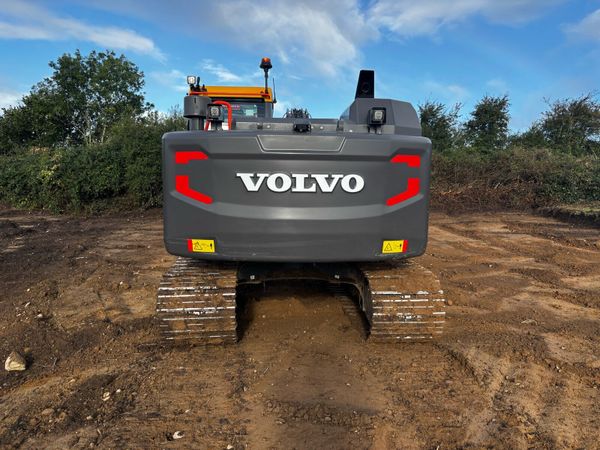 Volvo track machine - Main image