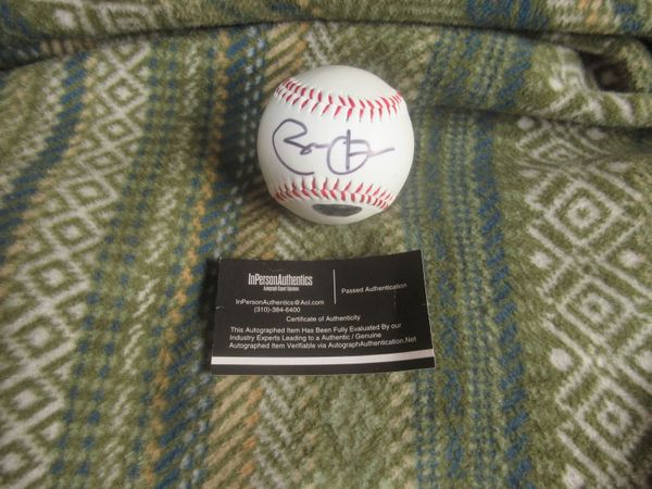 Signed Barack Obama baseball - Main image