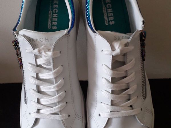 skechers - worn once - Main image