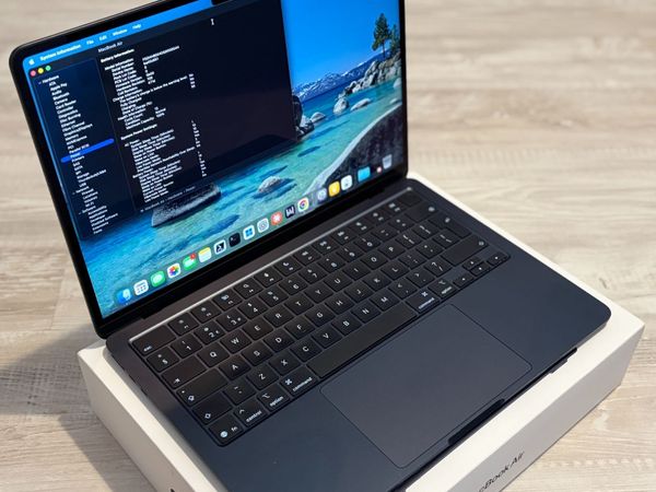 MacBook Air 13-inch M4 - Main image