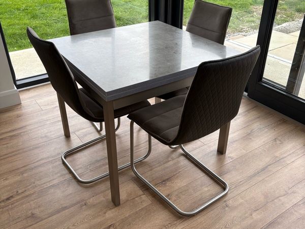 Kitchen Table and 4 Chairs - Main image