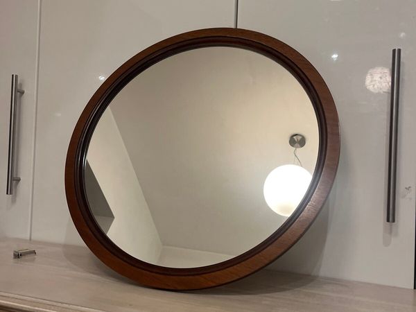 Round mahogany wooded mirror - Main image