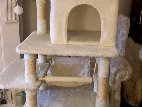 Cat Tower - Main image