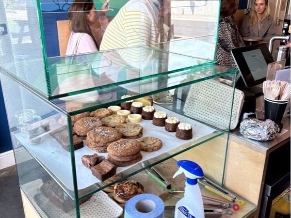 Glass pastry display cabinet - Main image