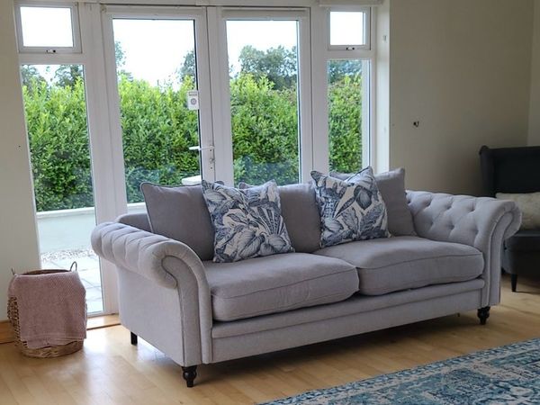 Grey sofa - Main image