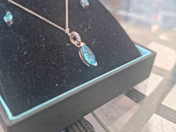 Solid 925 stamped Silver Ladies Chain and Earrings - Main image