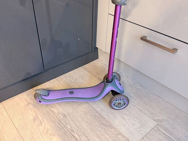 Globber purple scooter - Main image