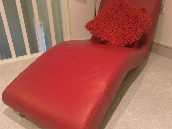 Contemporary red leather lounge couch - Main image