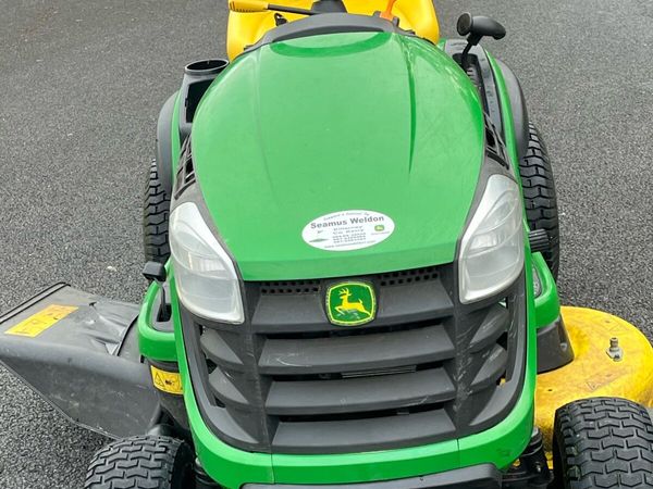 Johns Deere ride on Lawnmover - Main image