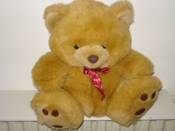 METRO SOFT TOYS CLASSIC 16 INCH  TEDDY BEAR. - Main image
