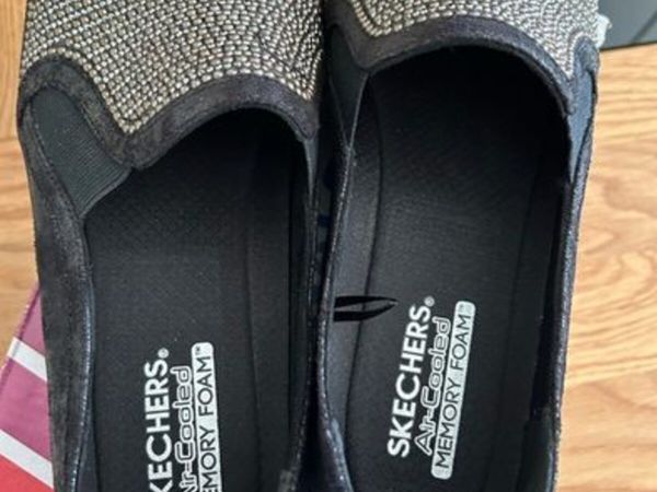 Sketchers womens memory foam shoes 40 eu 7UK New - Main image