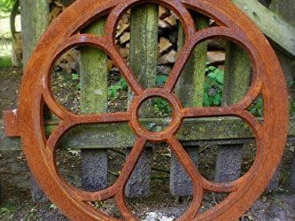 Rustic Round Cast Iron Gable Window – 41 cm | Hist - Main image