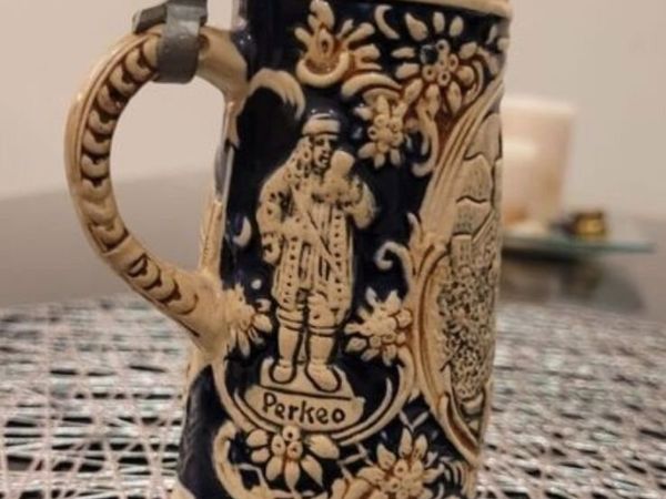 Authentic beer steins - Main image