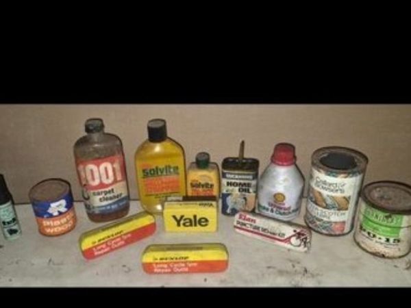 Old oil cans and tins - Main image