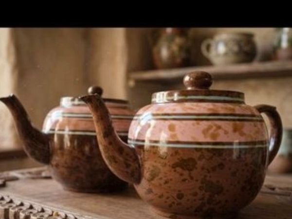 Vintage teapots x2 - Main image