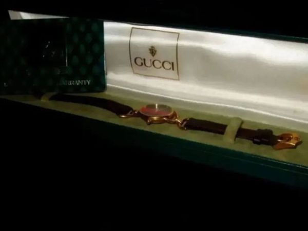 Authentic Vintage Ladies Gucci 6000.2.L Watch - Main image