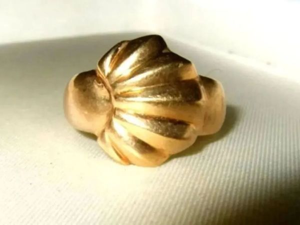 Vintage Hallmarked 9ct Gold 'Oyster' Ring - Main image