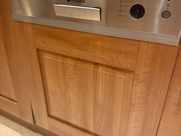 Semi-integrated Hotpoint Dishwasher - Main image