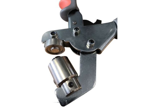 Grommet Eyelet Pliers works only with 10mm eyelets - Main image
