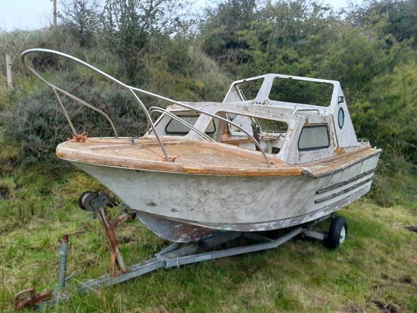 Boat and trailer - Main image