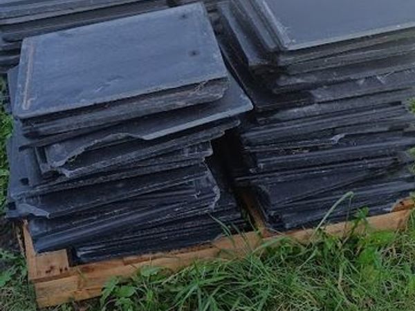 Roof Tiles. Black. Mannok / Quinn - Main image