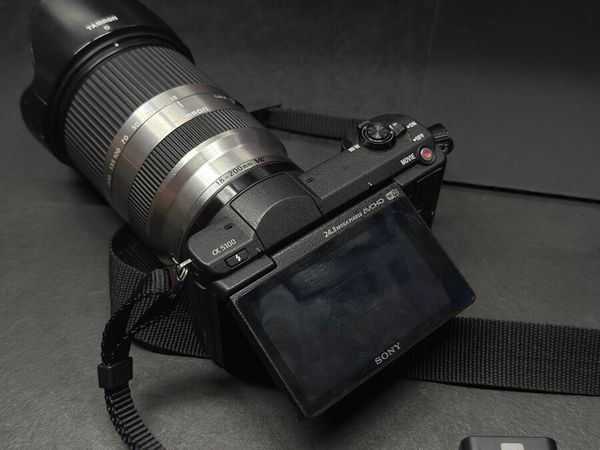 sony a5100 with 18-200mm and other accessories - Main image