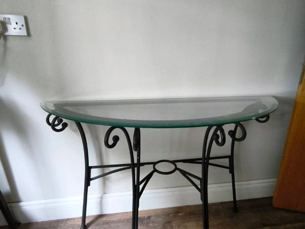 Beautiful iron table like new 35 euro - Main image