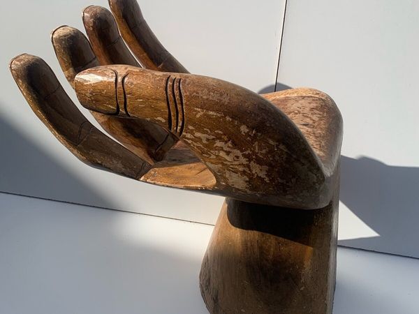 Sculpture chair. Hand carved. - Main image