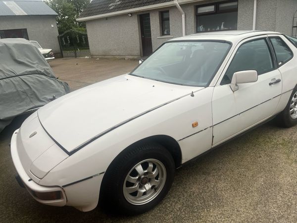 Porsche 924 1984 - Main image