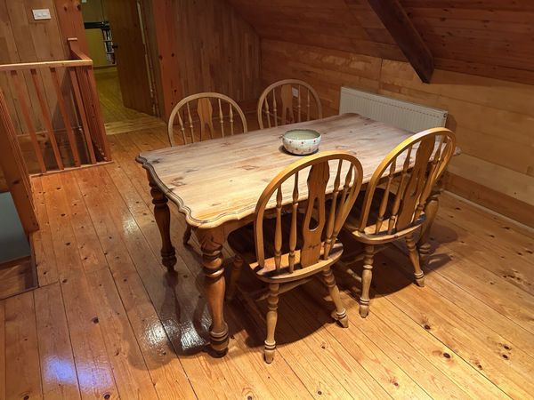 Pine extendable 6 to 10 person table - Main image