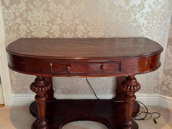 Table - Main image