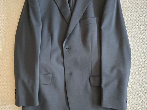 Gents Van Gills Suit, size 40R - Main image