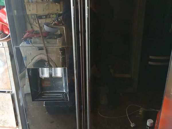 SAMSUNG AMERICAN FRIDGE AND FREEZER - Main image