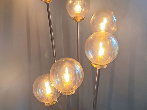 Beautiful 6 Globe Lamp - Main image