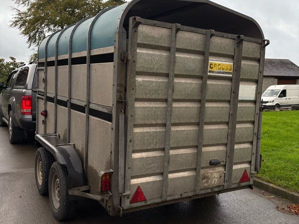 Crooks 10x5’6 livestock tailer - Main image