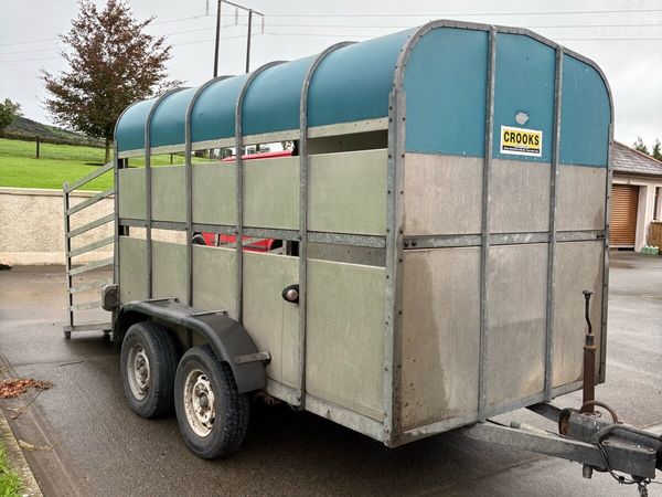 Crooks 10x5’6 livestock tailer - Main image