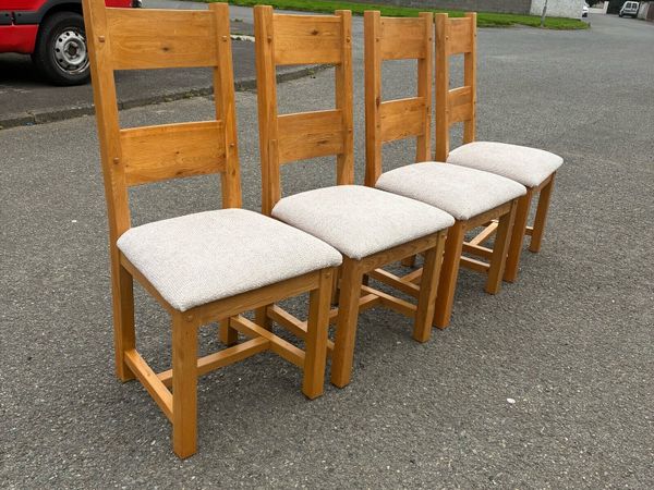 Fabulous 4 Solid oak Chairs - Main image