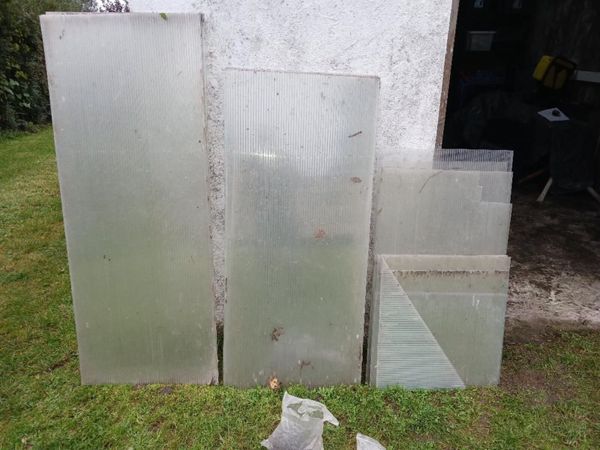 Job lot- 21 x 6mm Polycarbonate sheets with clips - Main image