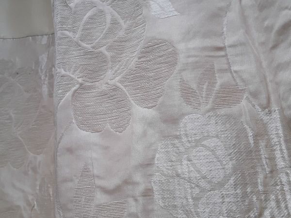 Beautiful brand new large drapes - Main image