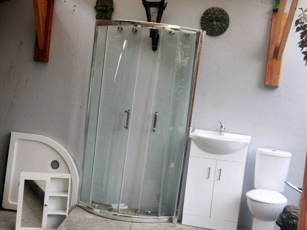 Bathroom Suite - Main image