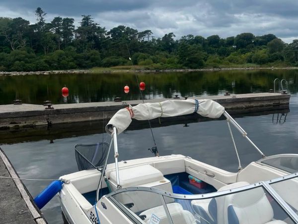 Bayliner 1952 Motor Boat - Main image