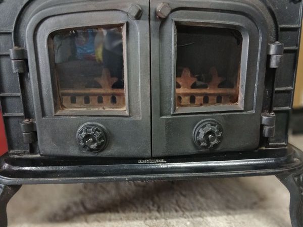 Solid fuel stove with back boiler - Main image