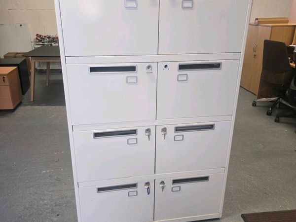 8 door locker. - Main image
