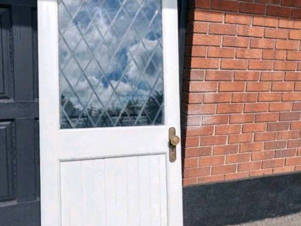 Mahogany door - Main image
